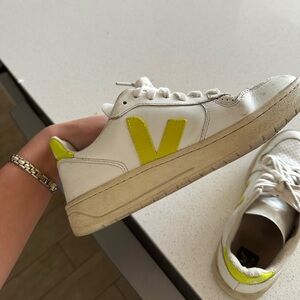 Vejas v12 Neon Green/White